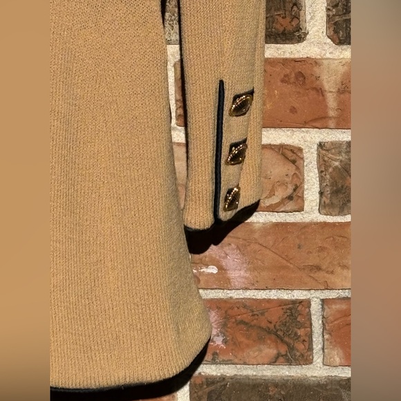 St.John Collection by Marie Gray,Tan Knit Jacket W/ Black Trim,Gold Buttons SZ 6 - Picture 10 of 12